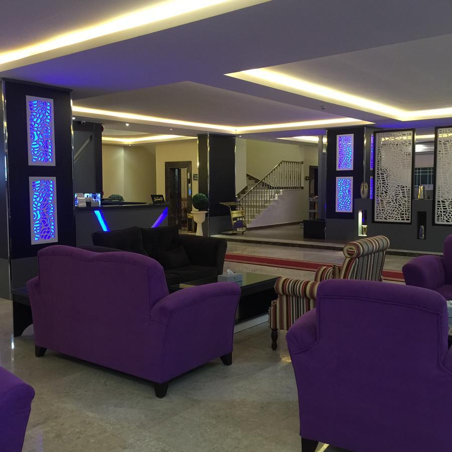 Aparthotel Riva Suites